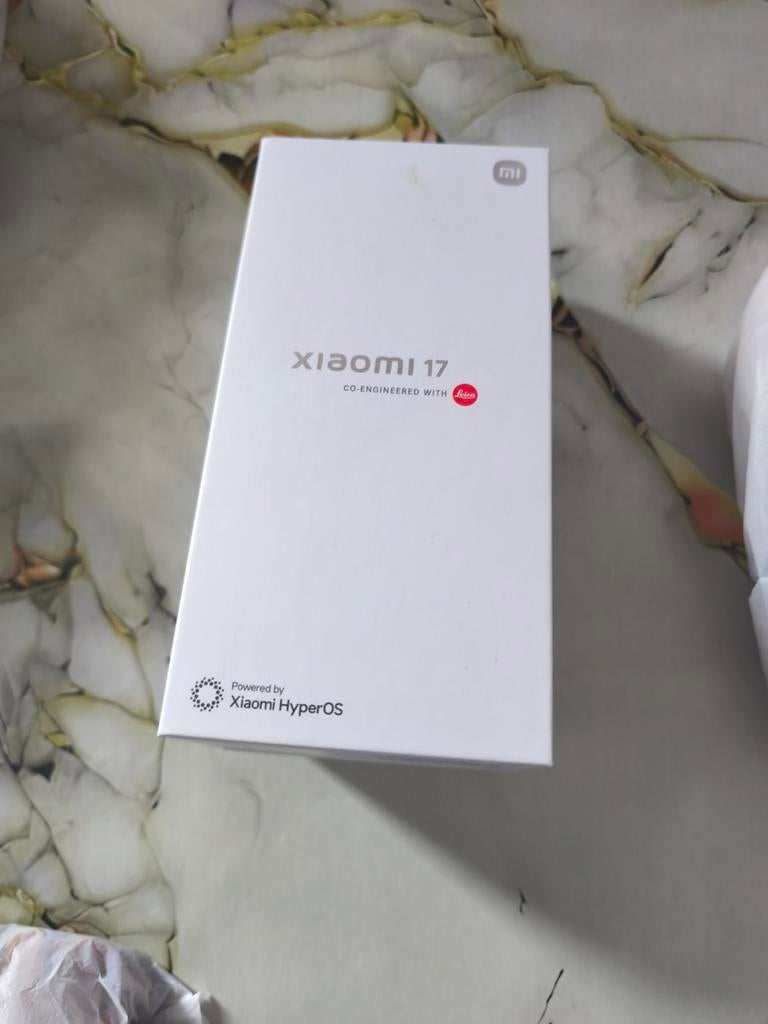 Xiaomi 17 neuf jamais ouvert 2 ans garantie