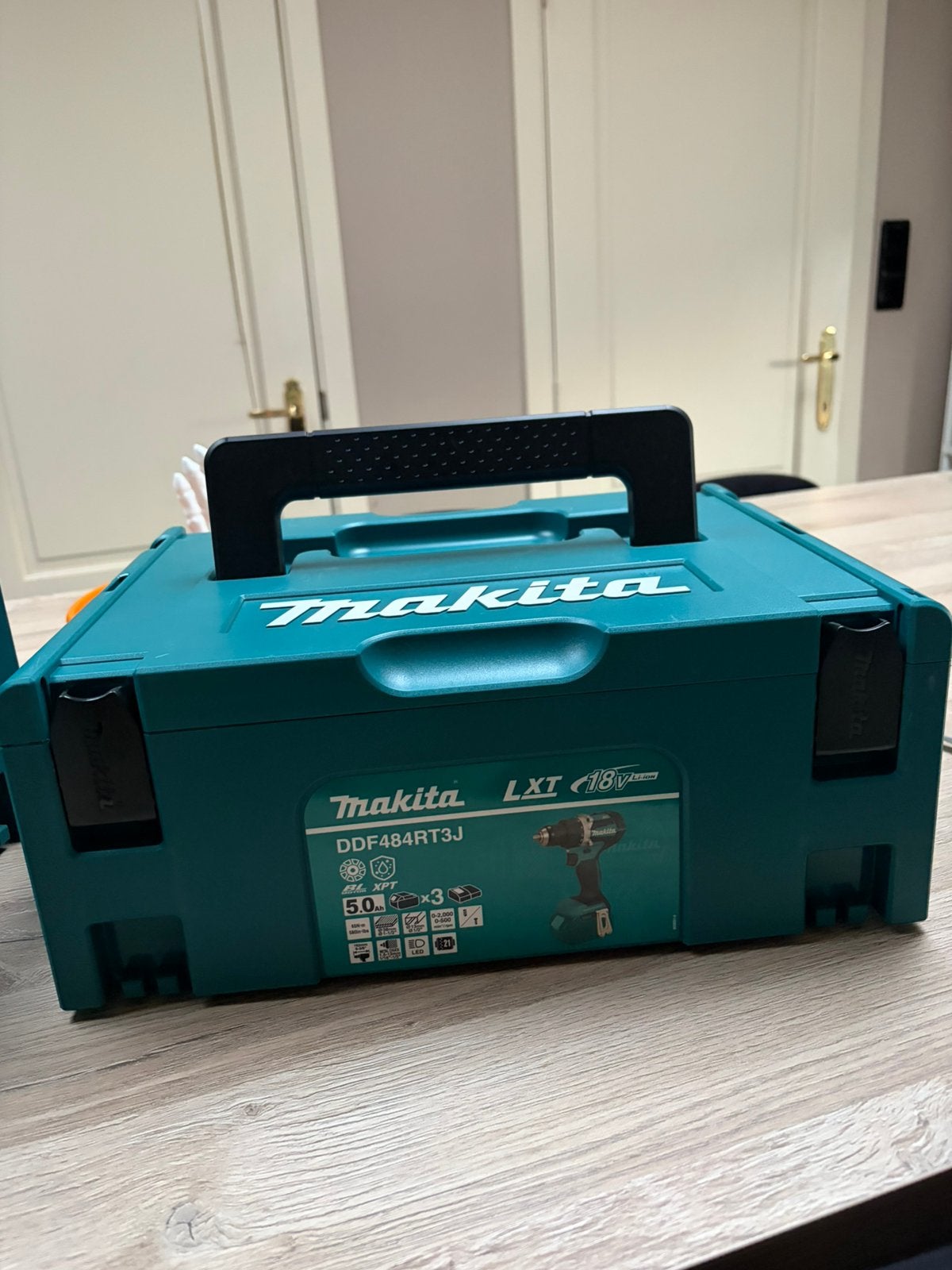 Makita DDF484RT3J: een 18V-boormachine met 3 accu’s ., Doe-het-zelf en Bouw, Ophalen, Nieuw