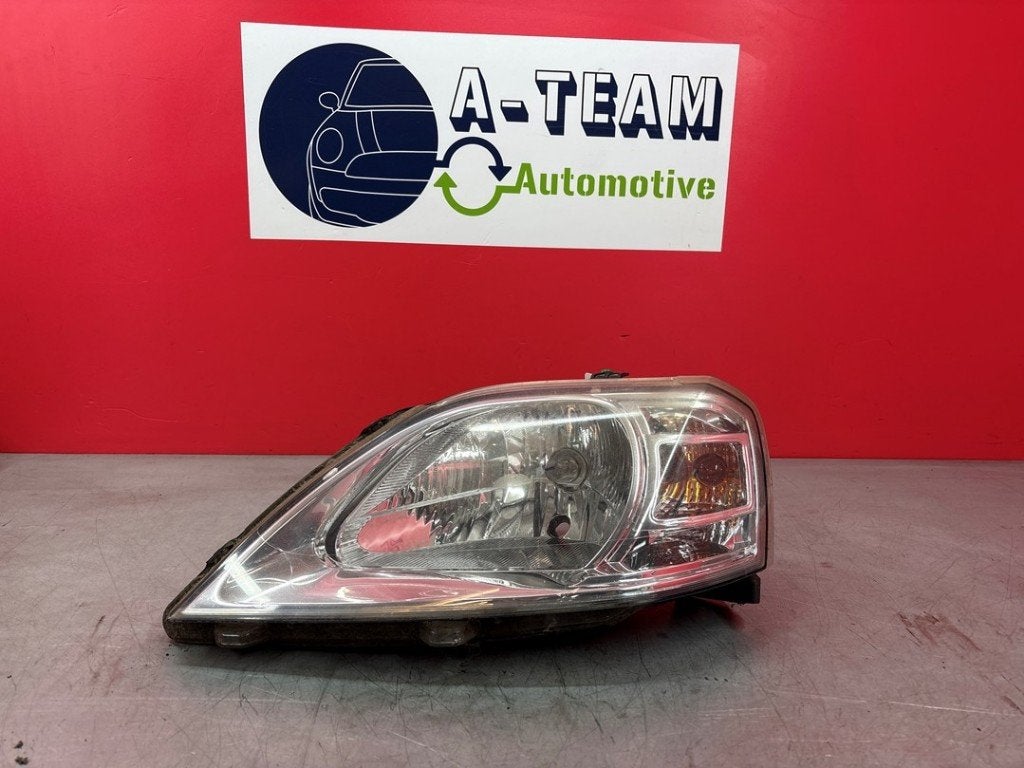 KOPLAMP LINKS Dacia Logan MCV I (KS) (|8200744753|), Dacia, Gebruikt, Renault Deutschland AG, Peter-Huppertz-Straße 5
51063  Köln, DE