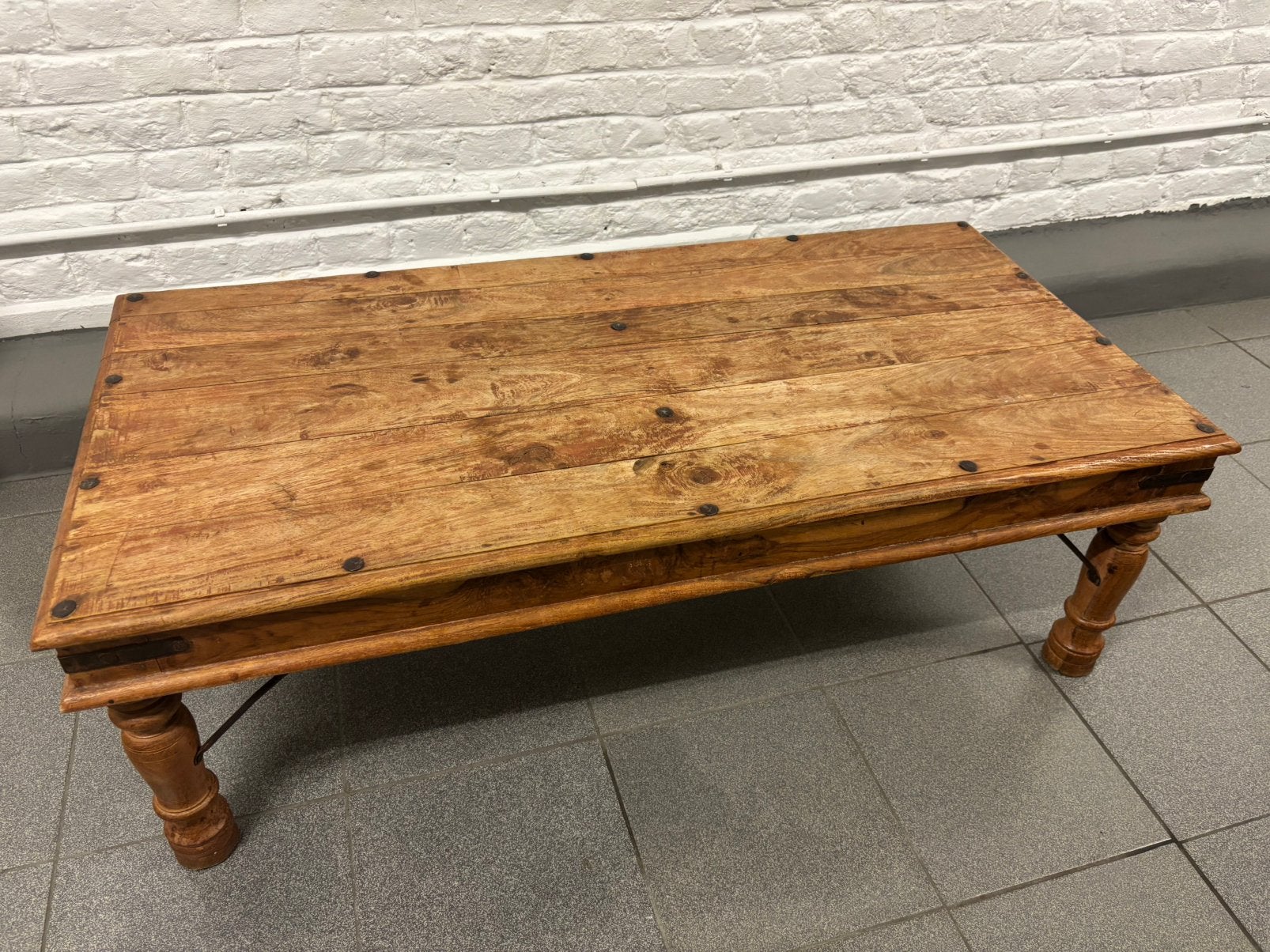 Table basse bois massif, Maison & Meubles, Tables | Tables de salon, 100 à 150 cm, Enlèvement, Utilisé, 50 à 100 cm