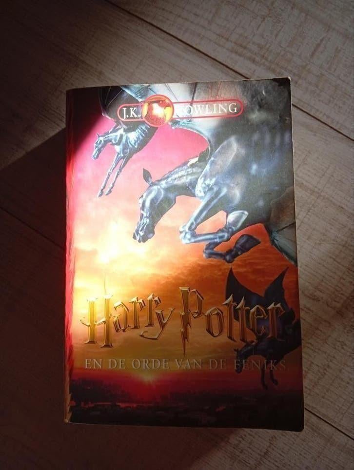 Harry Potter en de orde van de Feniks, Enlèvement, Utilisé, J.K. Rowling