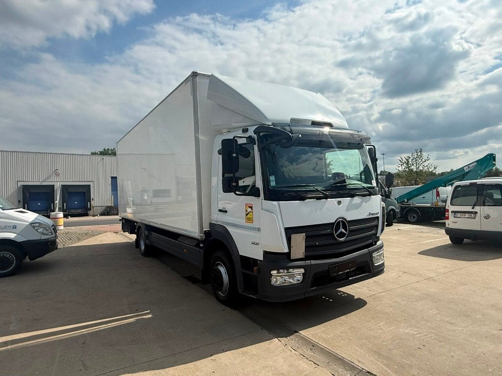Mercedes Atego (Numéro de stock 86140), Autos, Achat, Entreprise, 2 places, Boîte manuelle