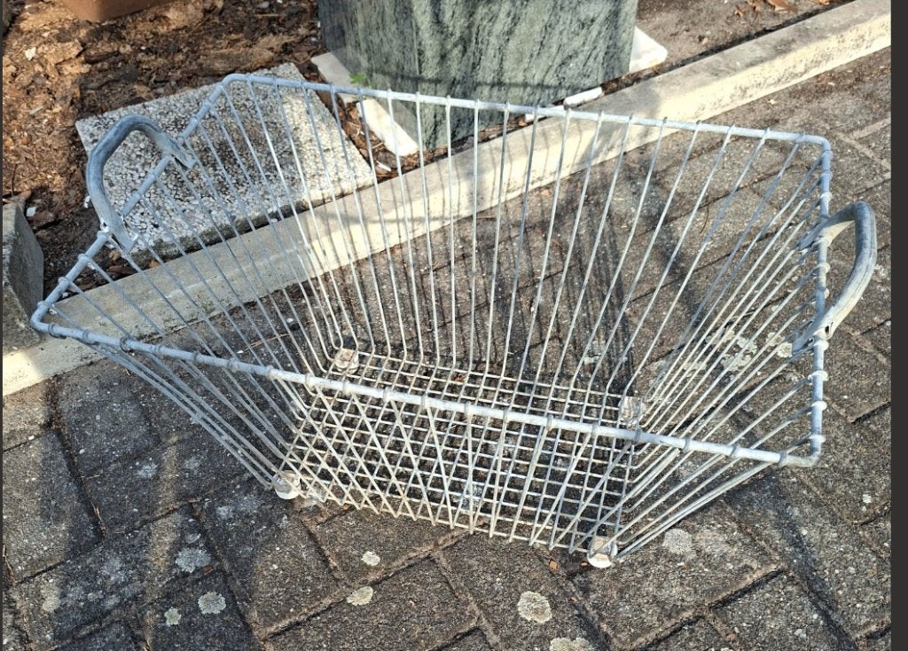 PANIER EN FIL MÉTALLIQUE et PELLE À EAU, Enlèvement ou Envoi, Comme neuf