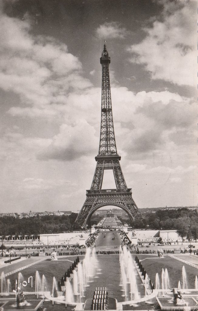 PARIJS -  Eiffeltoren, Verzenden, 1940 tot 1960, Gelopen, Frankrijk