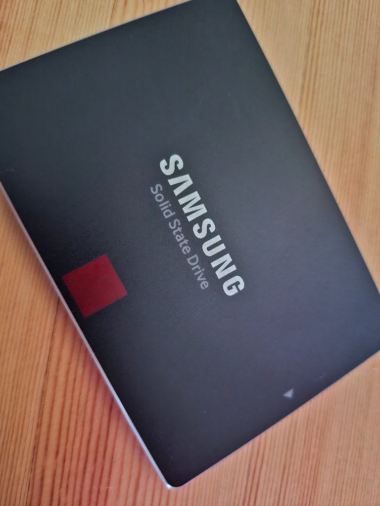 SAMSUNG / 850 PRO / SSD SATA III / 250 Go, Computers en Software, Harde schijven, Ophalen, Zo goed als nieuw, SATA, SSD