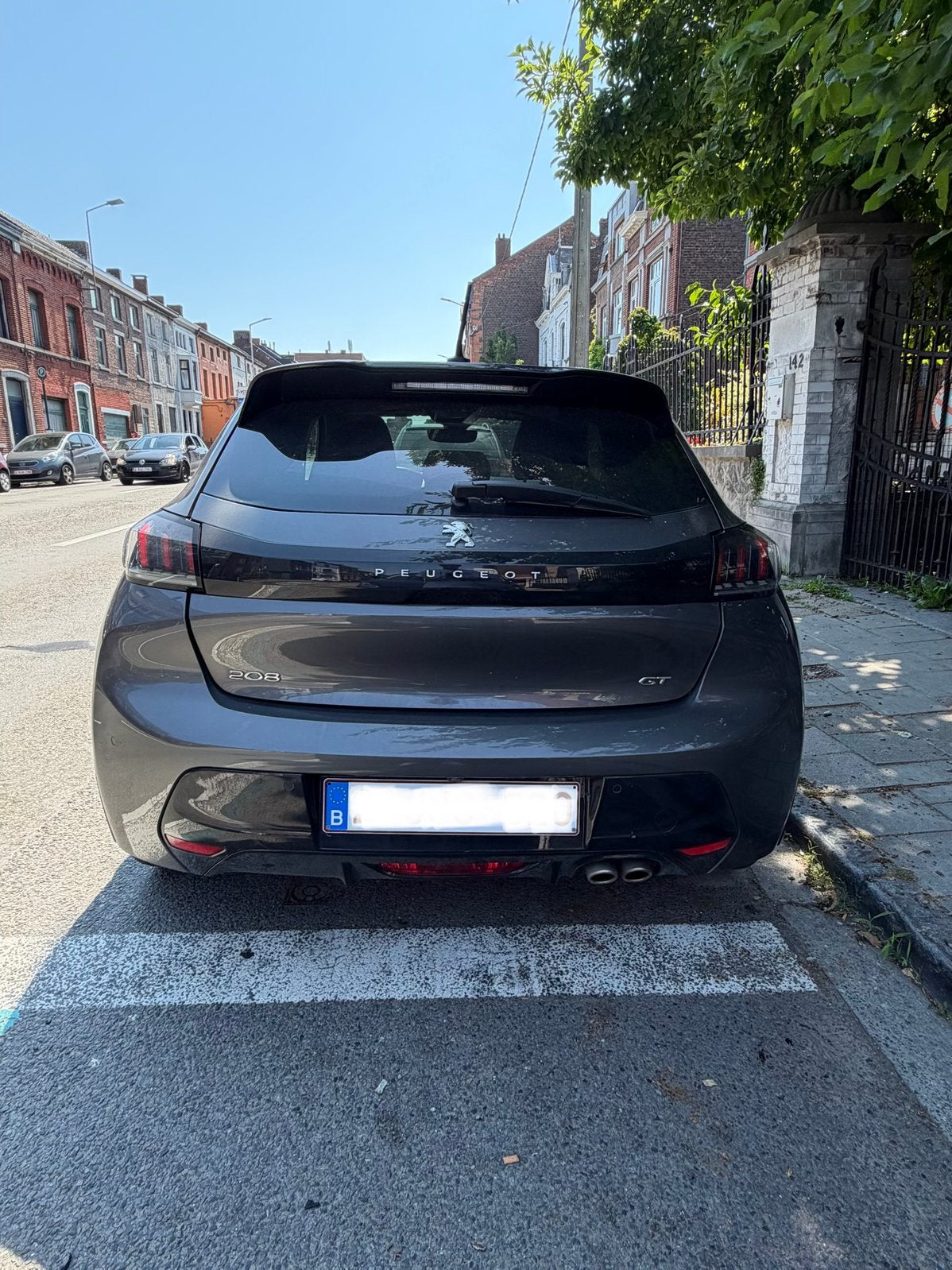 Peugeot 208 Gt line 2023 1.2 131ch échange possible, Autos, Argent ou Gris, Achat, Euro 6, Noir