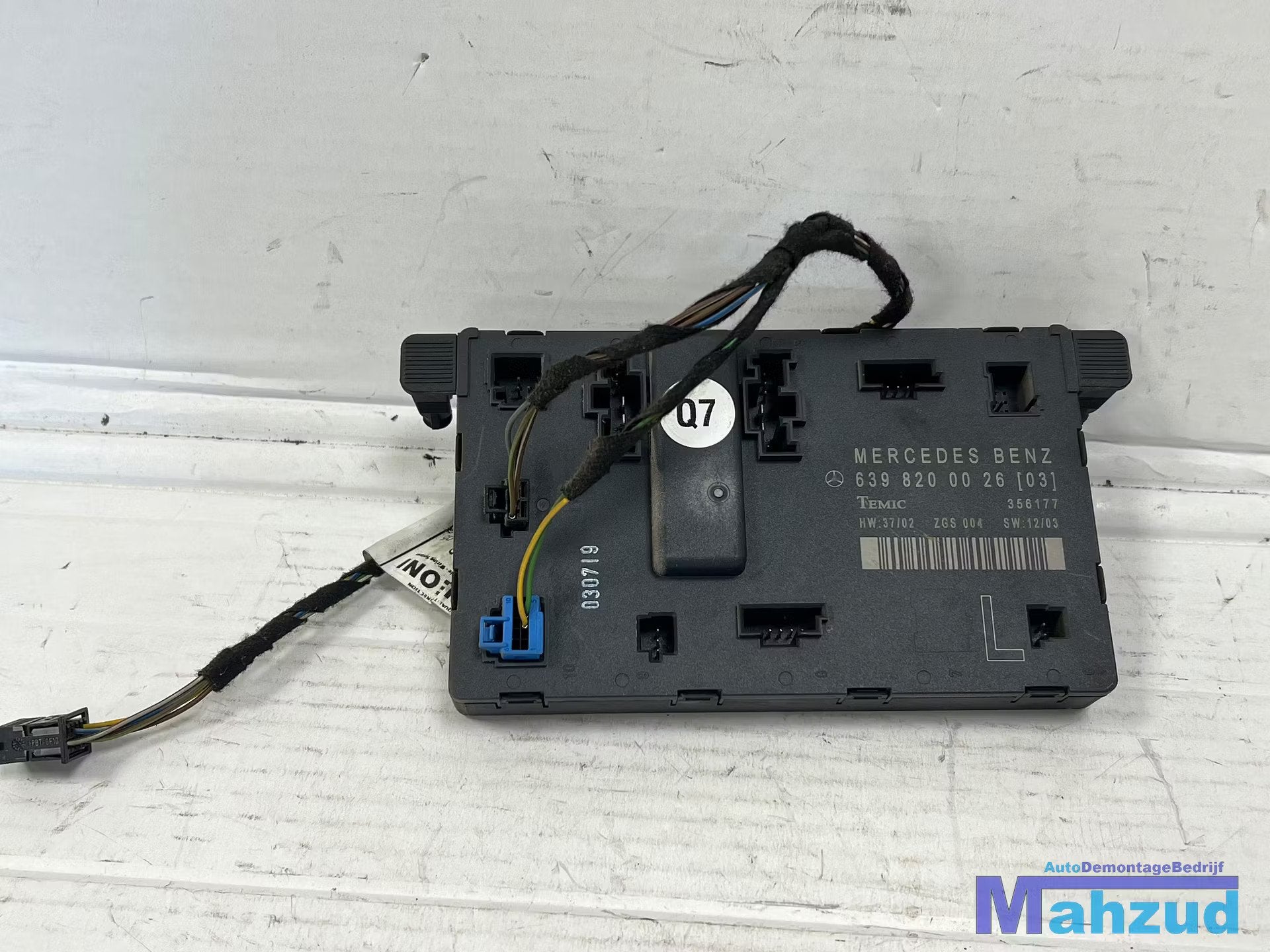 MERCEDES VITO W639 Links deur module 6398200026, Gebruikt, Mercedes-Benz AG, Mercedes-Benz, Mercedesstrasse 120
70372  Stuttgart, DE