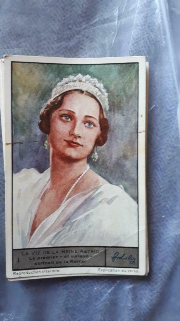 12 cartes Compagnie Liebig. La vie de la reine Astrid 1935, Antiek en Kunst, Ophalen of Verzenden