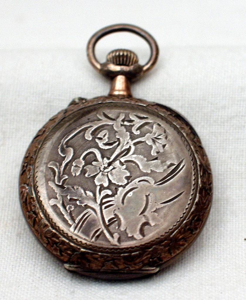 Montre de poche pour femme en argent Art Nouveau., Bijoux, Sacs & Beauté, Bijoux anciens, Enlèvement ou Envoi, Argent