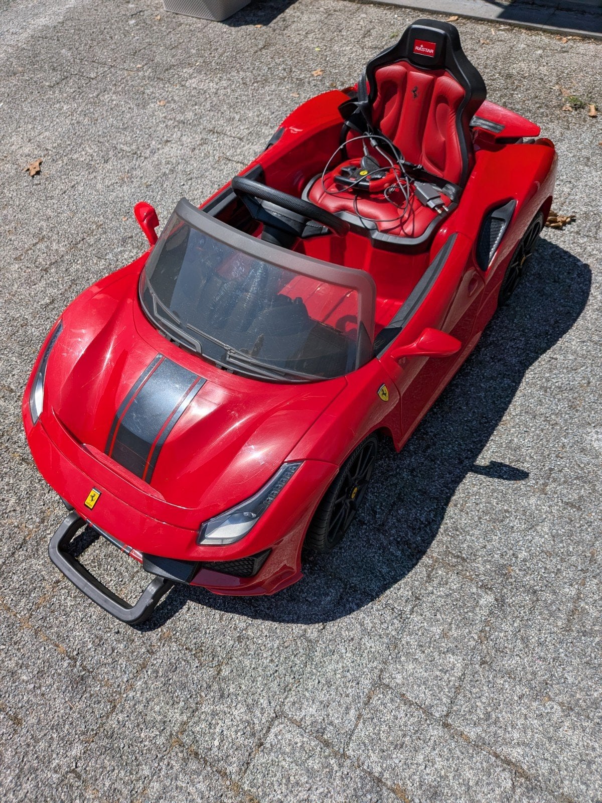 Ferrari speelauto met afstandsbediening om zelf te rijden., Ophalen