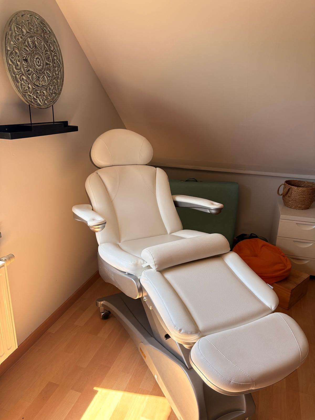 Bentlon professionele elektrische zorgstoel, Sport en Fitness, Massageproducten, Ophalen, Zo goed als nieuw