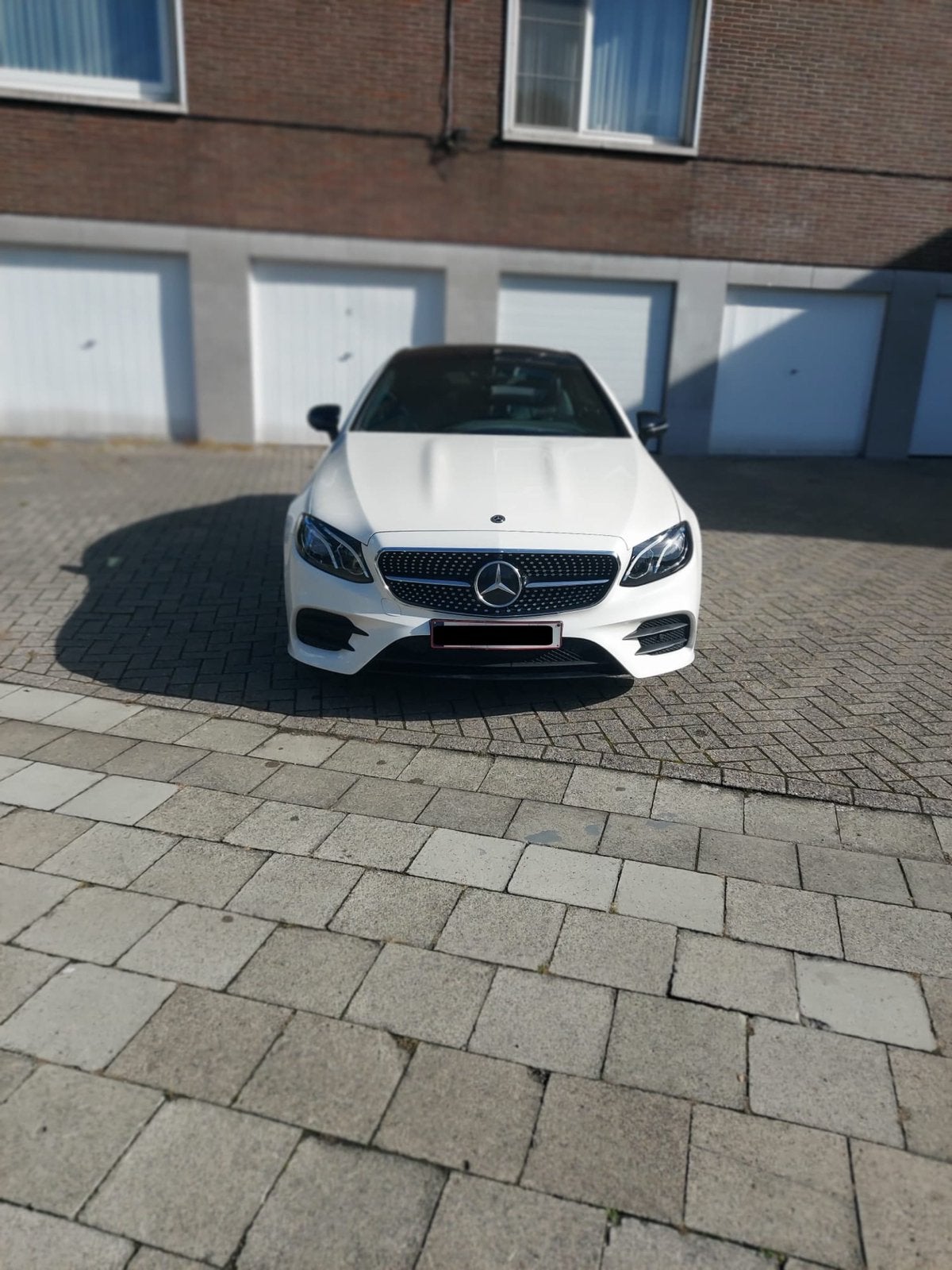 Parelmoer Mercedes E220 coupé AMG pack, Auto's, Automaat, Wit, Leder, Diesel