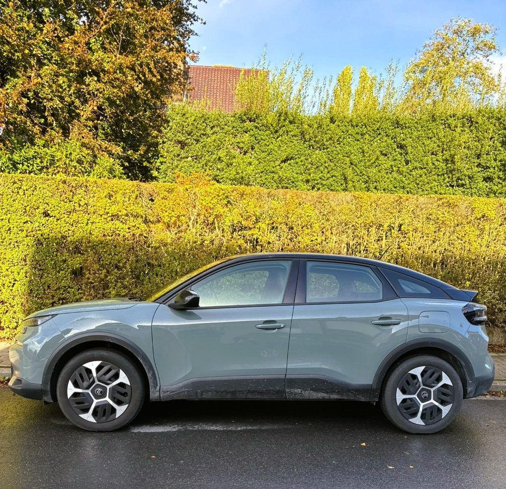 Citroën C4 (2025 - hybride) - uitstekende staat, Auto's, Dealer onderhouden, Parkeerassistent, Euro 6, 1199 cc