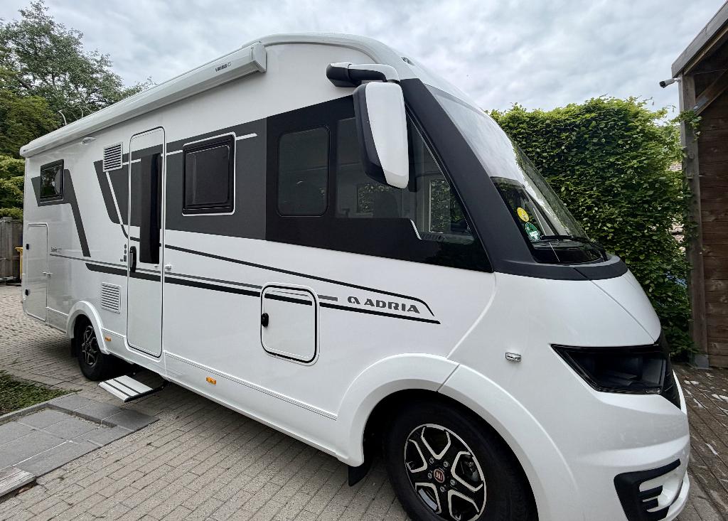 Adria Sonic, Caravanes & Camping, Camping-cars, Siège de train, Jusqu'à 4, Marchepied électrique, Toilette à cassette