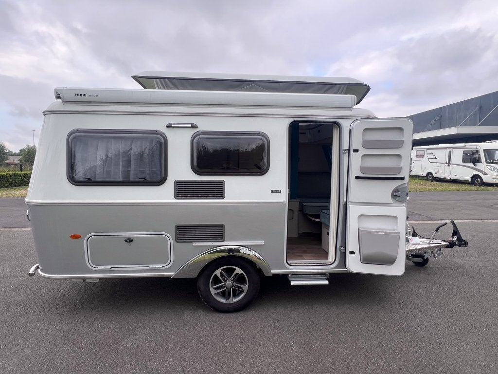 Eriba Hymer Touring 430 VAST BED, Caravanes & Camping, Caravanes, Entreprise, jusqu'à 3, 750 - 1000 kg, Siège standard, Eriba
