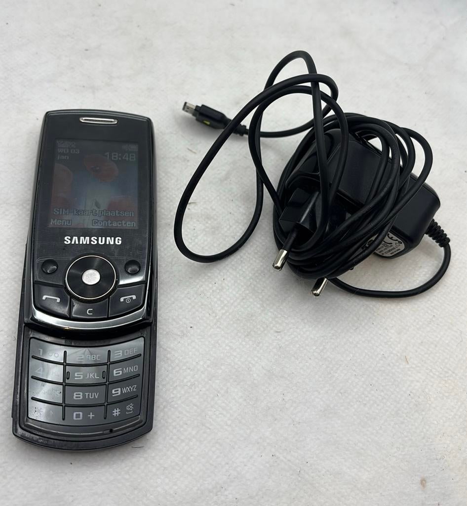 Samsung SGH-J700 Slider Phone - zwart - met oplader, Ophalen of Verzenden, Gebruikt