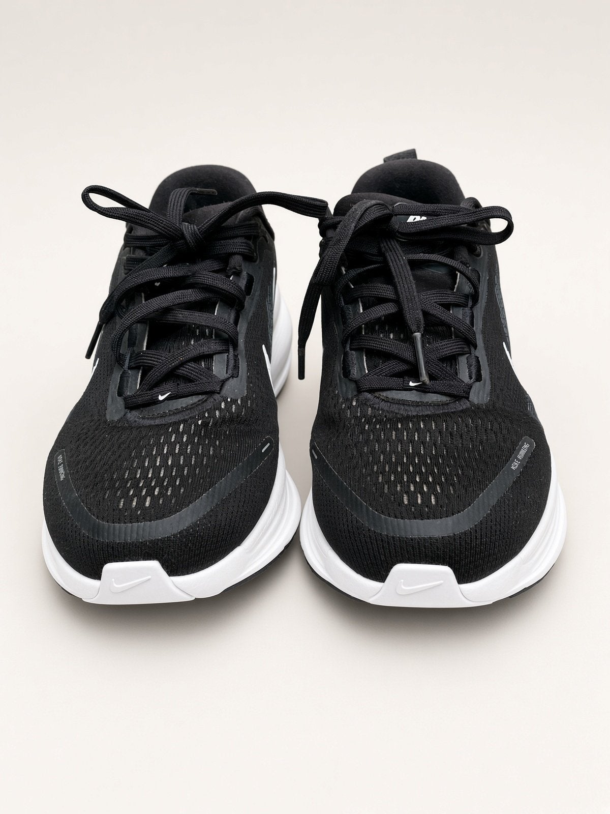 Chaussures de course Nike Vomero 18 noir/blanc, Sports & Fitness, Course à pied, Chaussures de course à pied, Comme neuf, Enlèvement ou Envoi