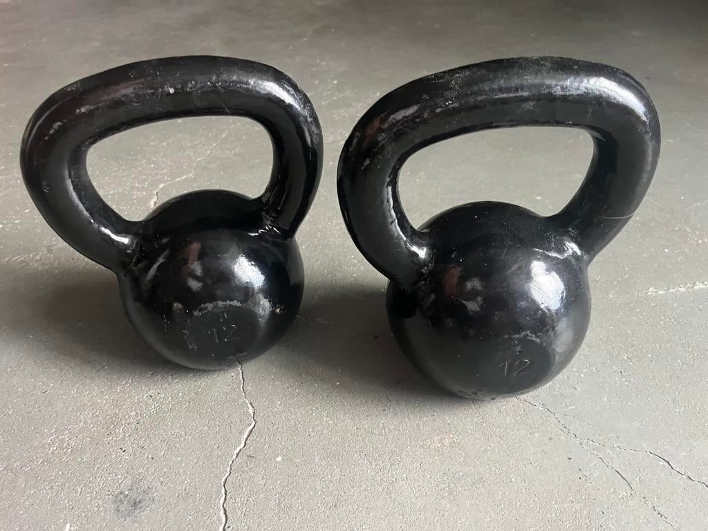 2 kettlebells 12 carats, Sports & Fitness, Équipement de fitness, Enlèvement, Comme neuf, Kettlebell