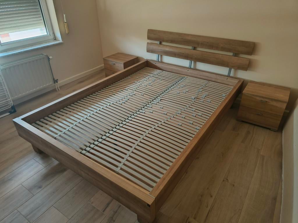 Bed + nachtkastjes + ergonomisch aanpasbare lattenbodem, Huis en Inrichting, Ophalen, Twijfelaar