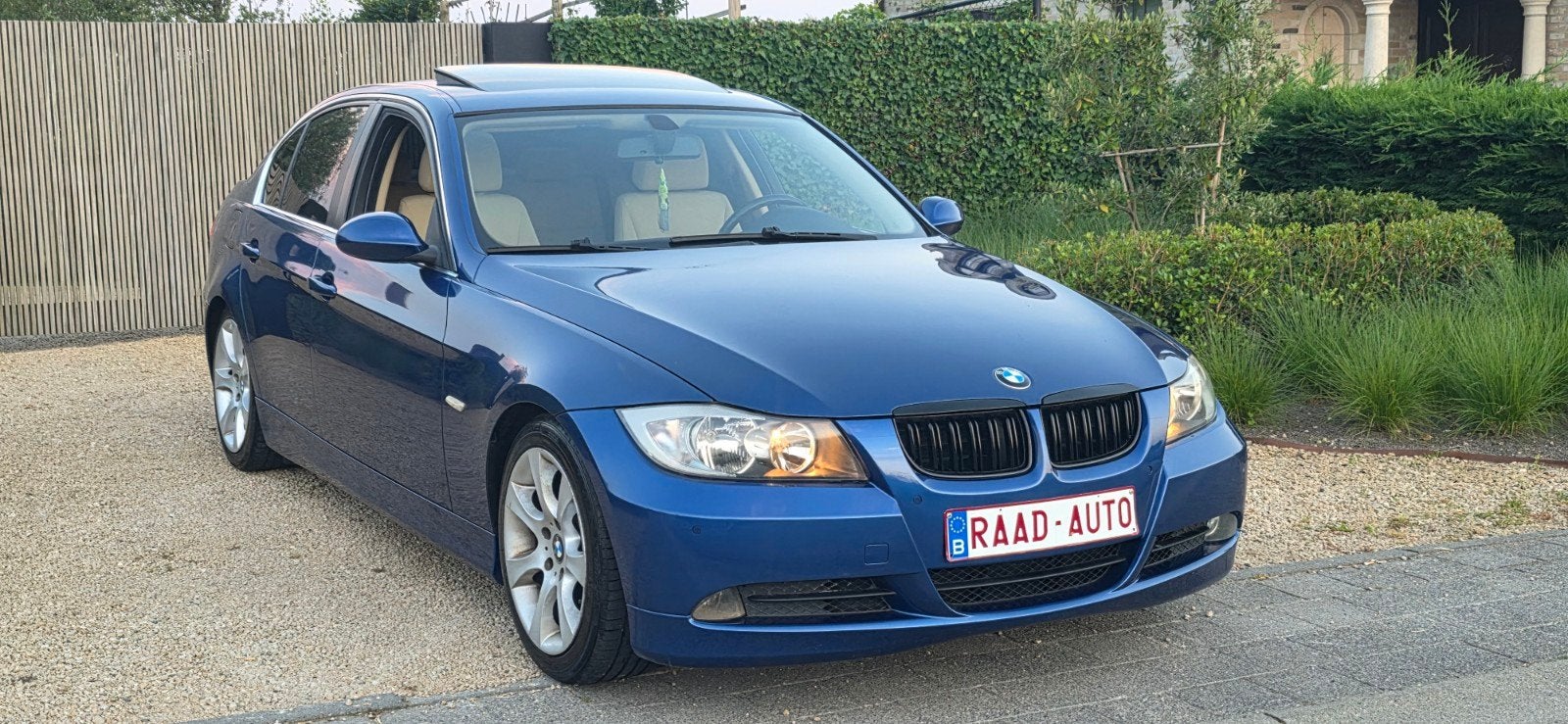 BMW 325 i  _ 3.0 / 6 cylinder _ 160kw + stage 1 _ propre!!, Autos, Achat, Entreprise, Boîte manuelle, Entretenue par le concessionnaire