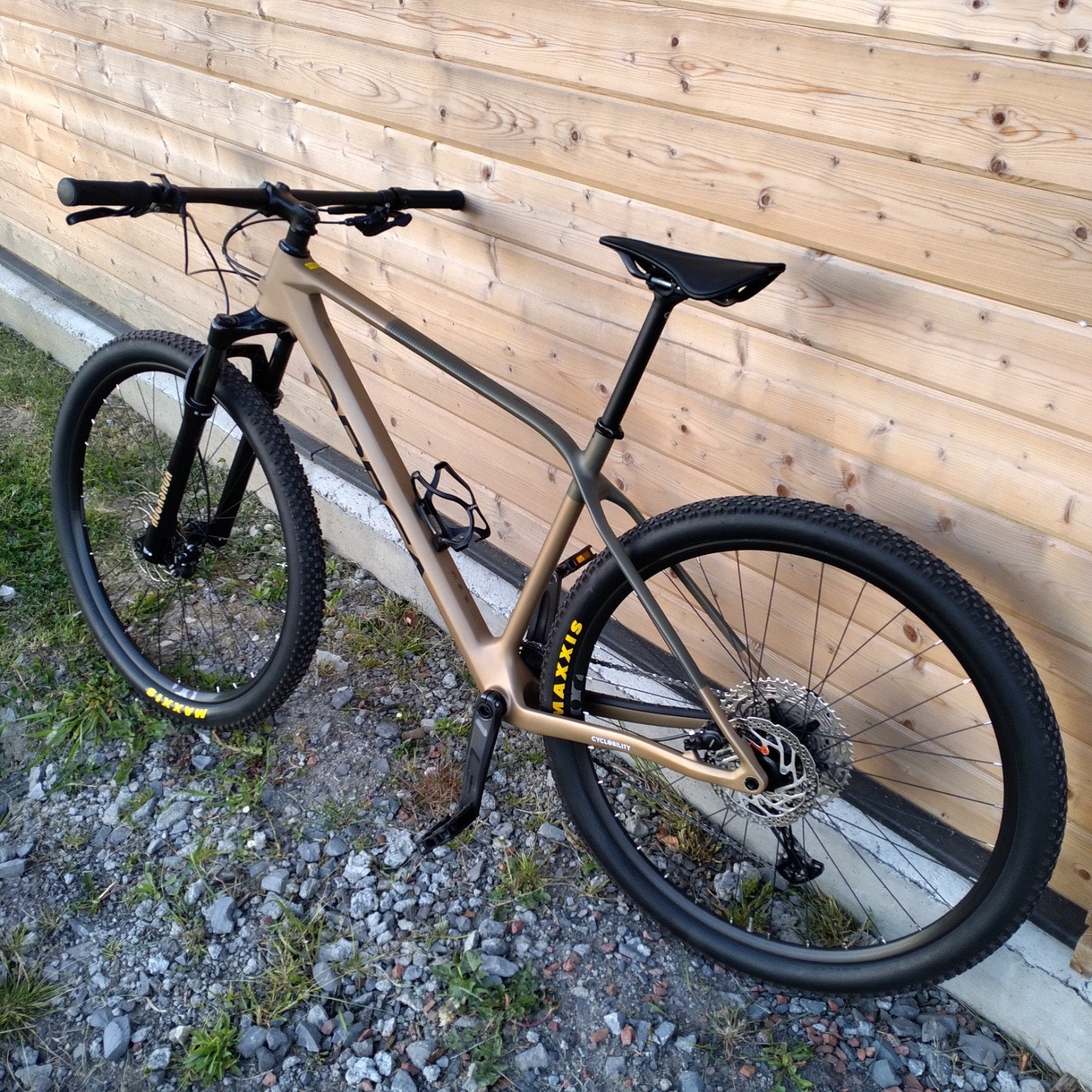Orbea Alma M50 mountainbike in Baobabbruin/Groengoud mat L, Vélos & Vélomoteurs, Vélos | VTT & Mountainbikes, Neuf, Hommes, Enlèvement