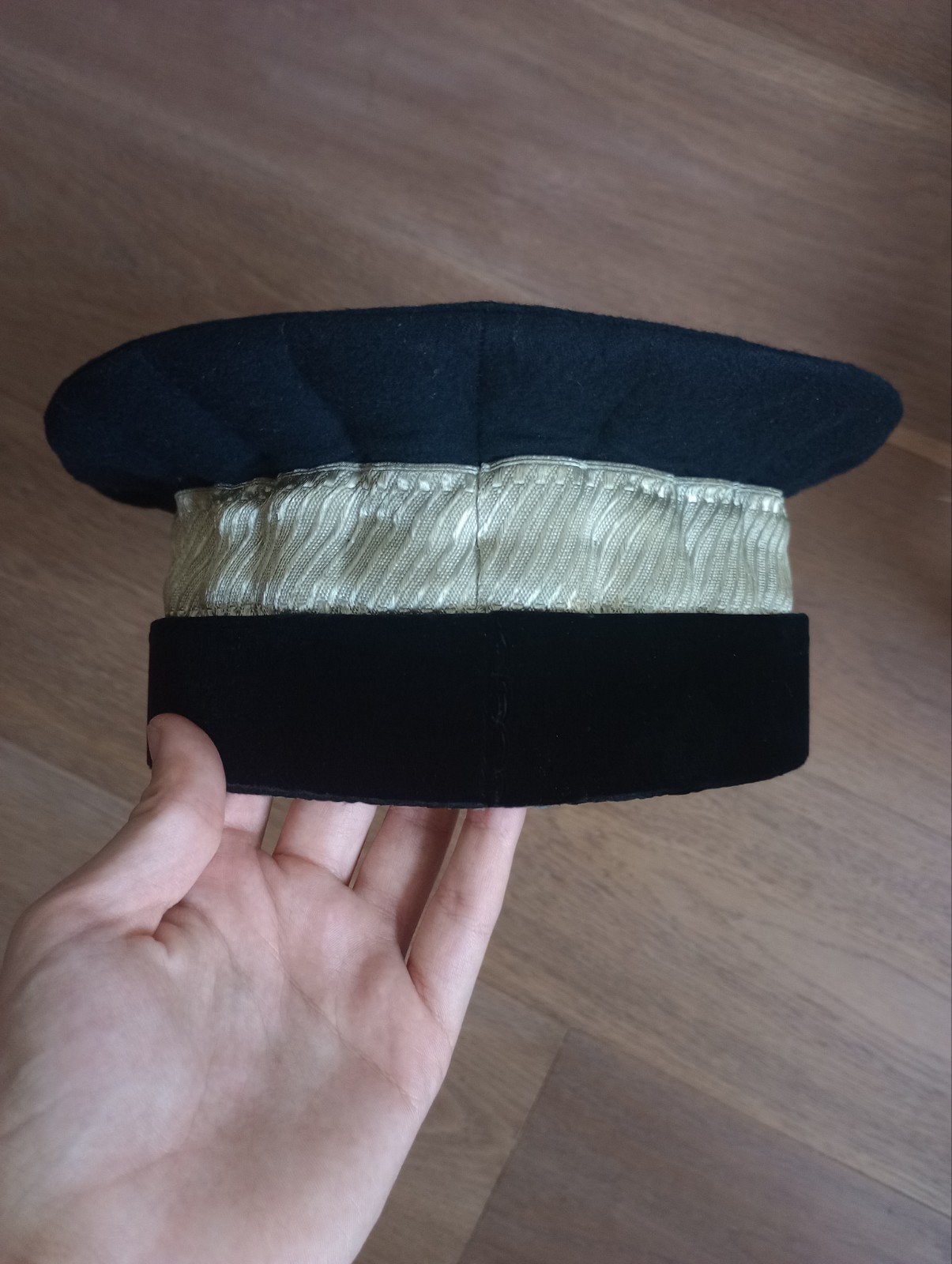 Toque de la magistrature française, Envoi