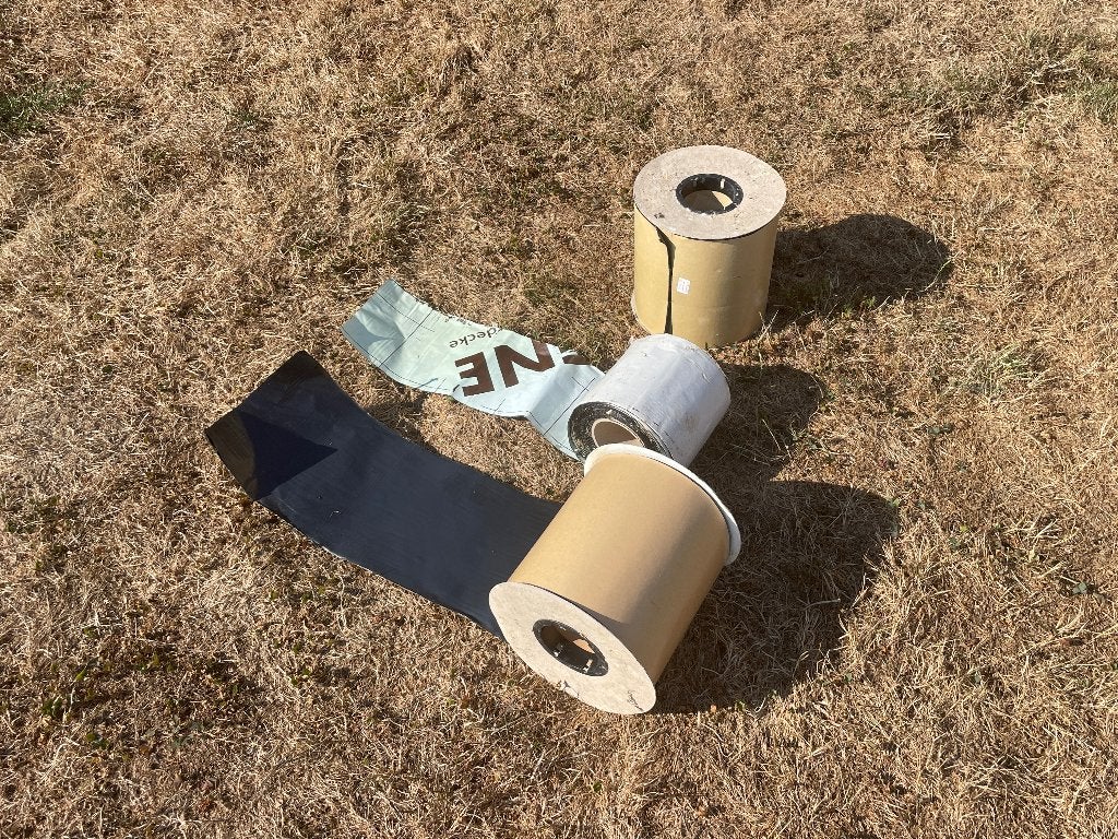 3 rouleaux diba fix et delta thène, Enlèvement