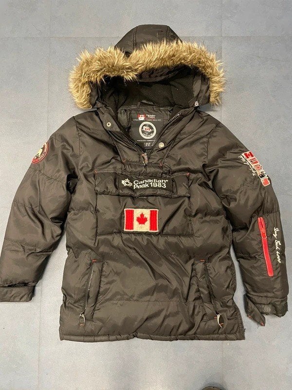 Canadian Peak zwarte warme gewatteerde winterjas, Kinderen en Baby's, Ophalen of Verzenden, Gebruikt, Canadian peak, Jongen of Meisje