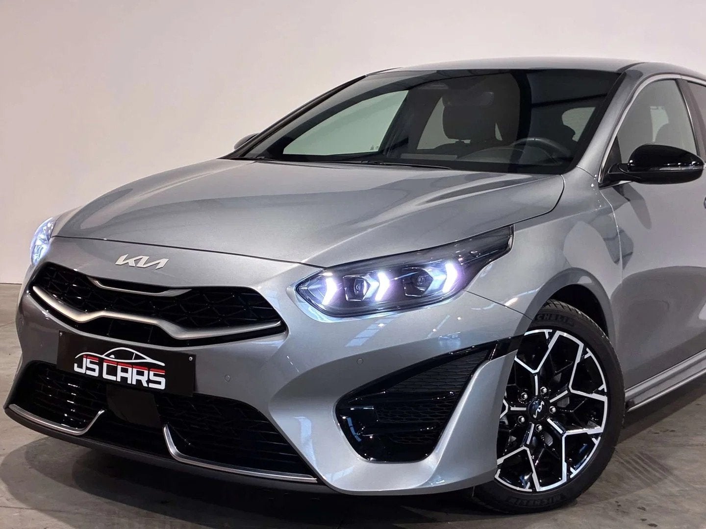 Kia Ceed cee'd 1.5 T-GDi GT-Line 1ERPRO-COCKPIT-CARPLAY-CAME, Auto's, Gebruikt, Bedrijf, 140 pk, Zilver of Grijs