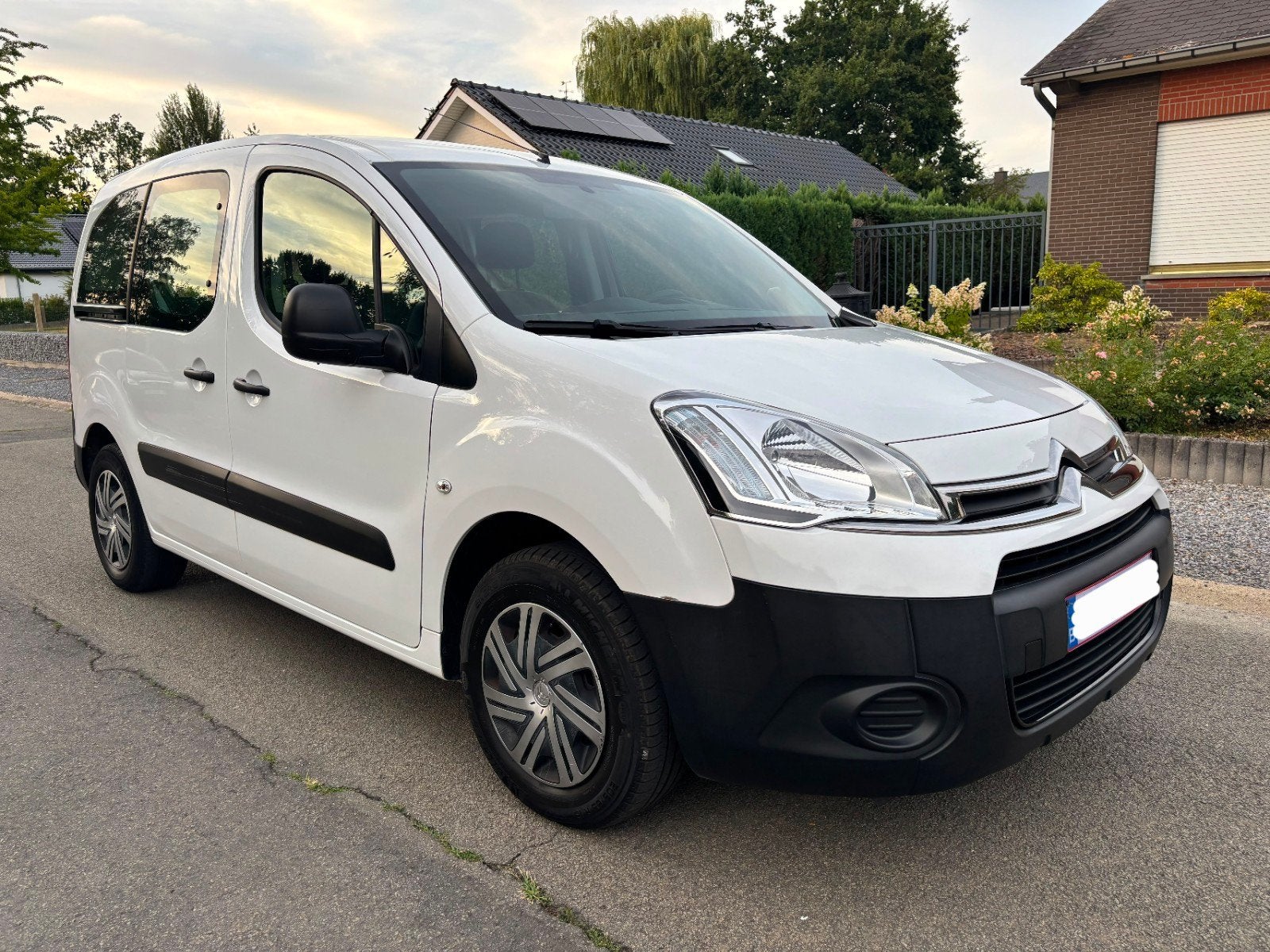 Citroen Berlingo 1.6 benzine/ 82000km/ 1st eig/ Gekeurd Vvk, Auto's, Voorwielaandrijving, Electronic Stability Program (ESP), Wit