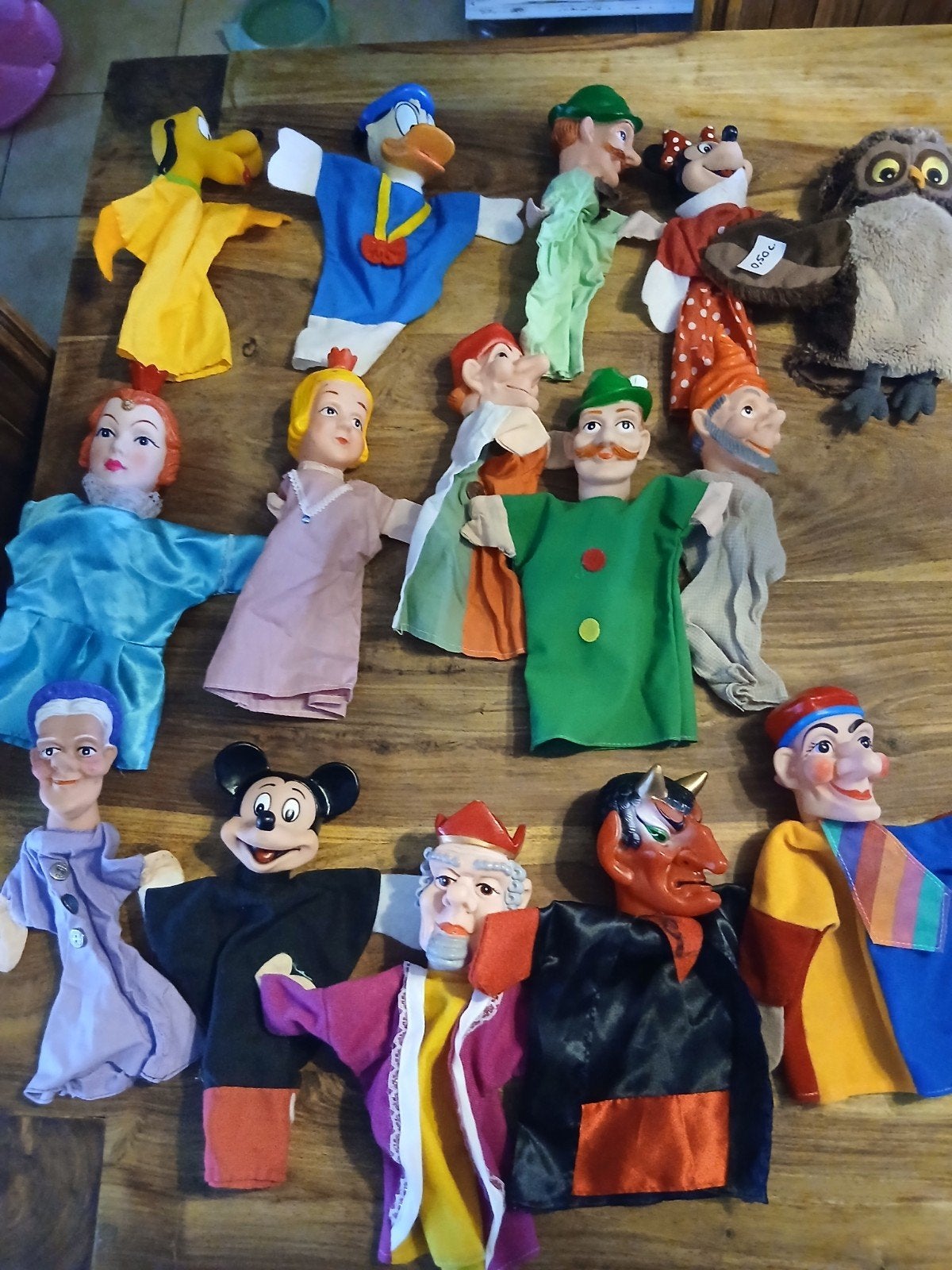 Handpoppen, Ophalen