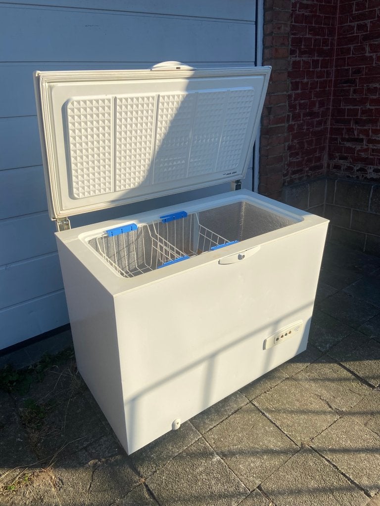 WHIRLPOOL 240L dressoirvriezer, Gebruikt, Vrijstaand, 90 cm of meer, Ophalen