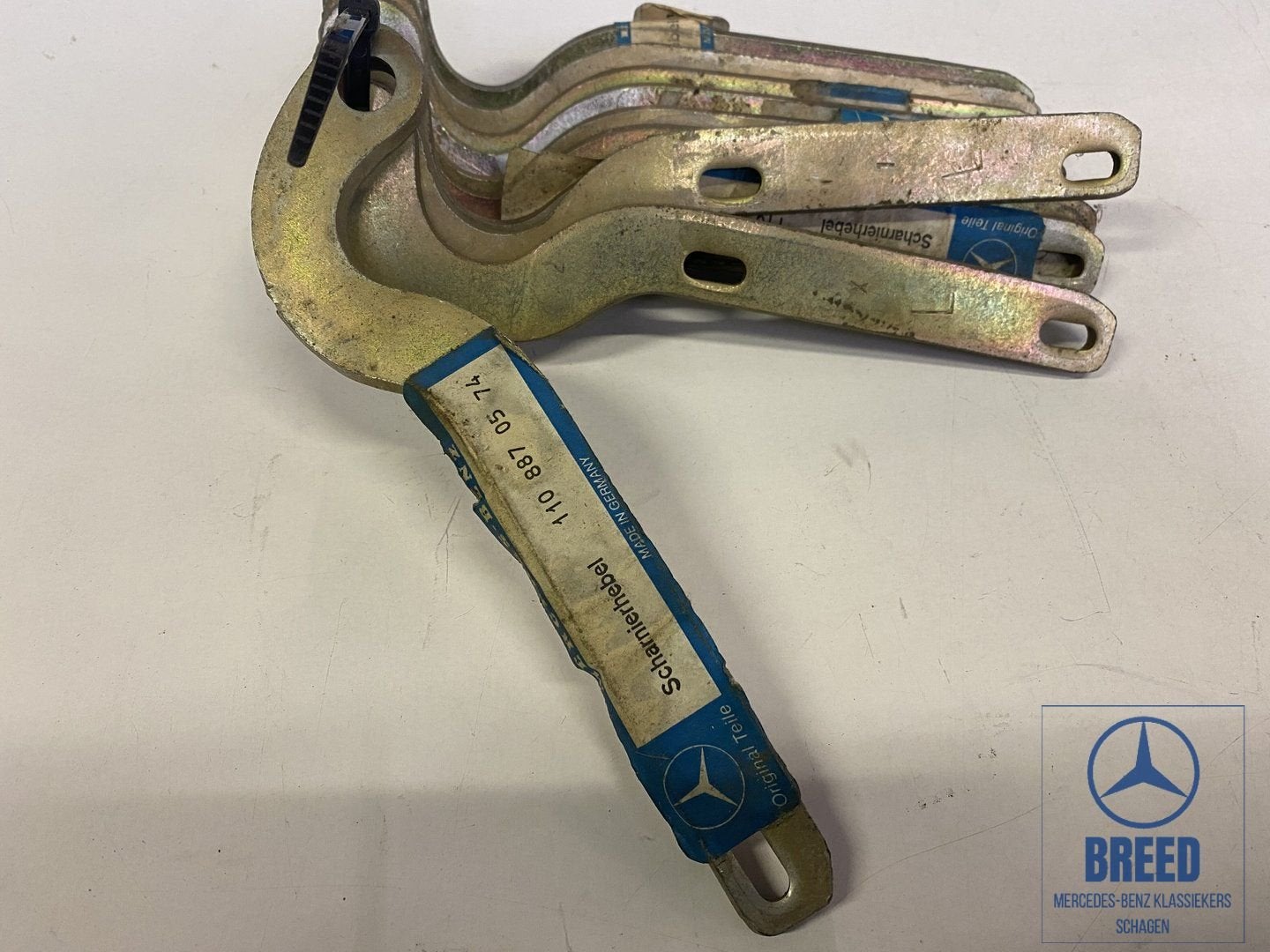 NOS scharnier motorkap links Mercedes W110 W111 W114 W115, Neuf, -, -, Enlèvement ou Envoi