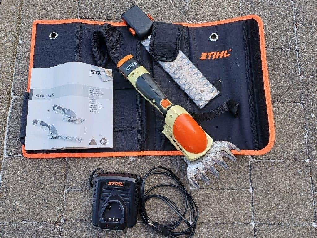 Taille haies stihl (buis / bordures de pelouse), Enlèvement, Utilisé, Batterie