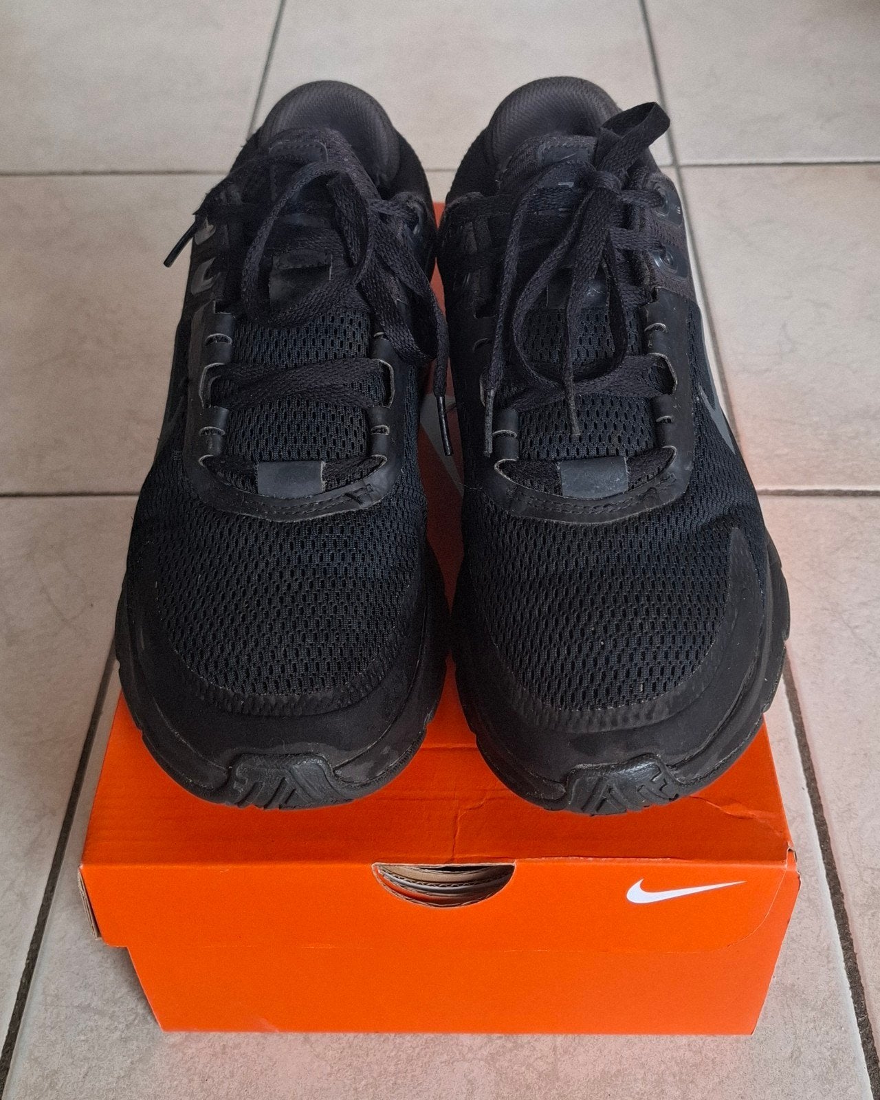 Zwarte Nike Air Max schoenen maat 42,5, Enlèvement ou Envoi, Porté, Noir, Nike air max