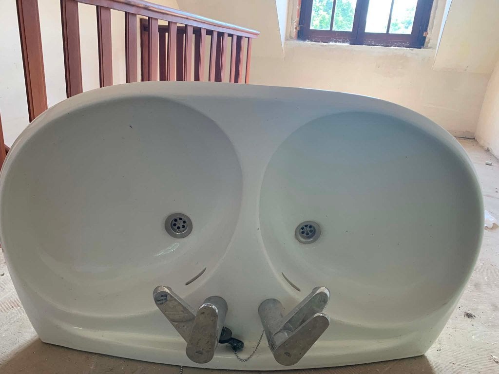 Dubbele lavabo met kranen – badkamer wastafel, Ophalen, Gebruikt, Wastafel