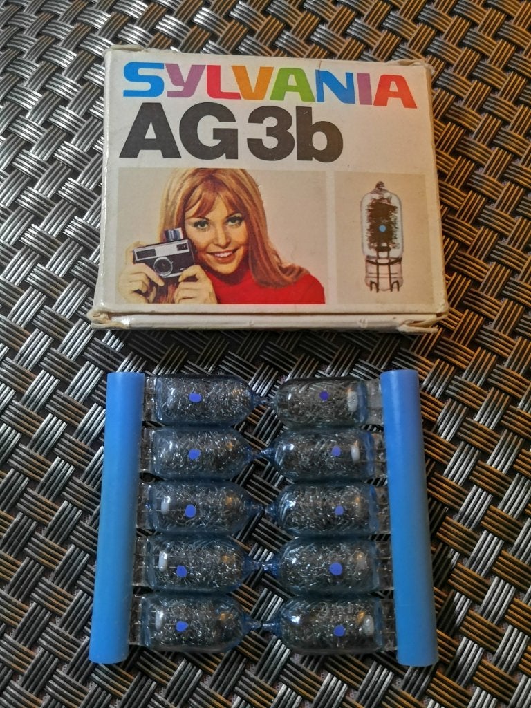 Ampoules de flash Sylvania AG3b - Lot de 10 Ampoules NEUVES, TV, Hi-fi & Vidéo, Enlèvement ou Envoi, Neuf, Compact, Kodak