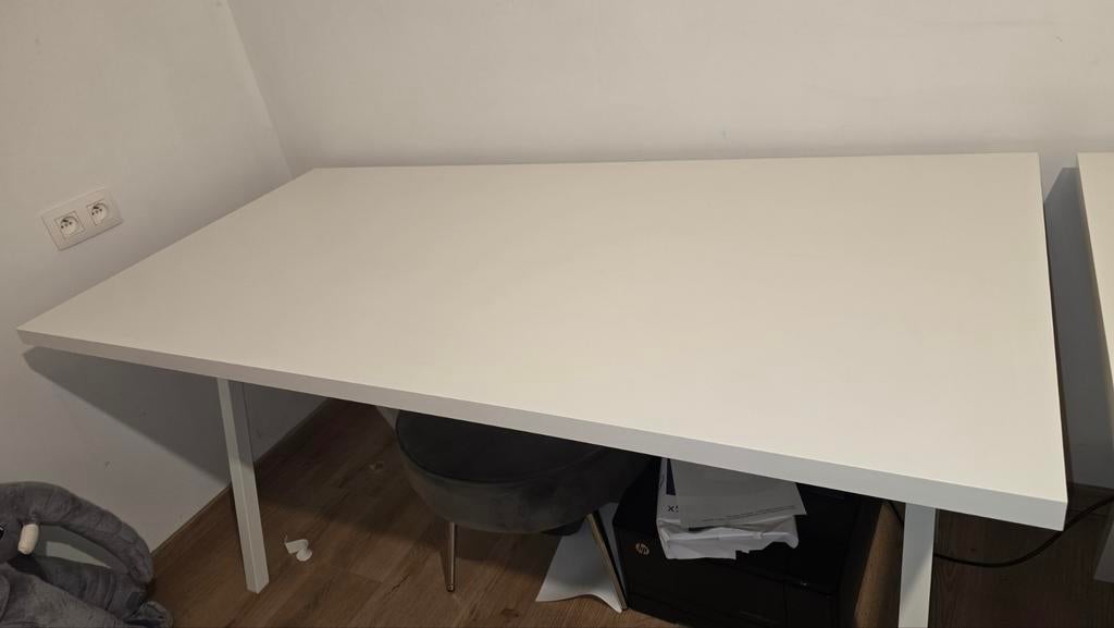Bureau trotten ikea in perfecte staat, Huis en Inrichting, Bureaus, Ophalen, IKEA