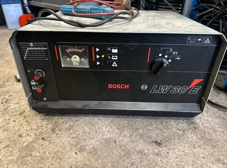 Bosch accu-lader LW30e, Gebruikt