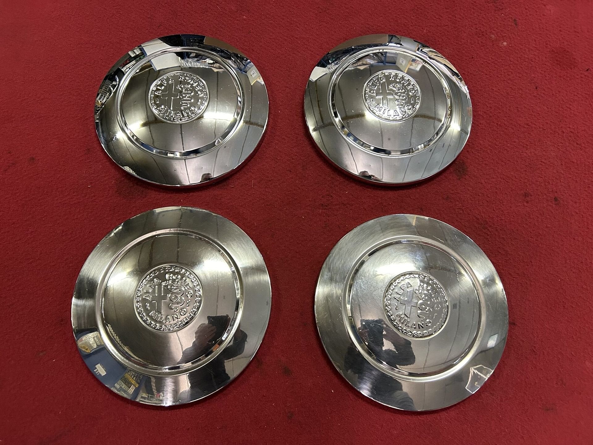 Alfa Romeo Giulia en Spider 1e serie set wieldoppen, Gebruikt, -, -, Ophalen of Verzenden