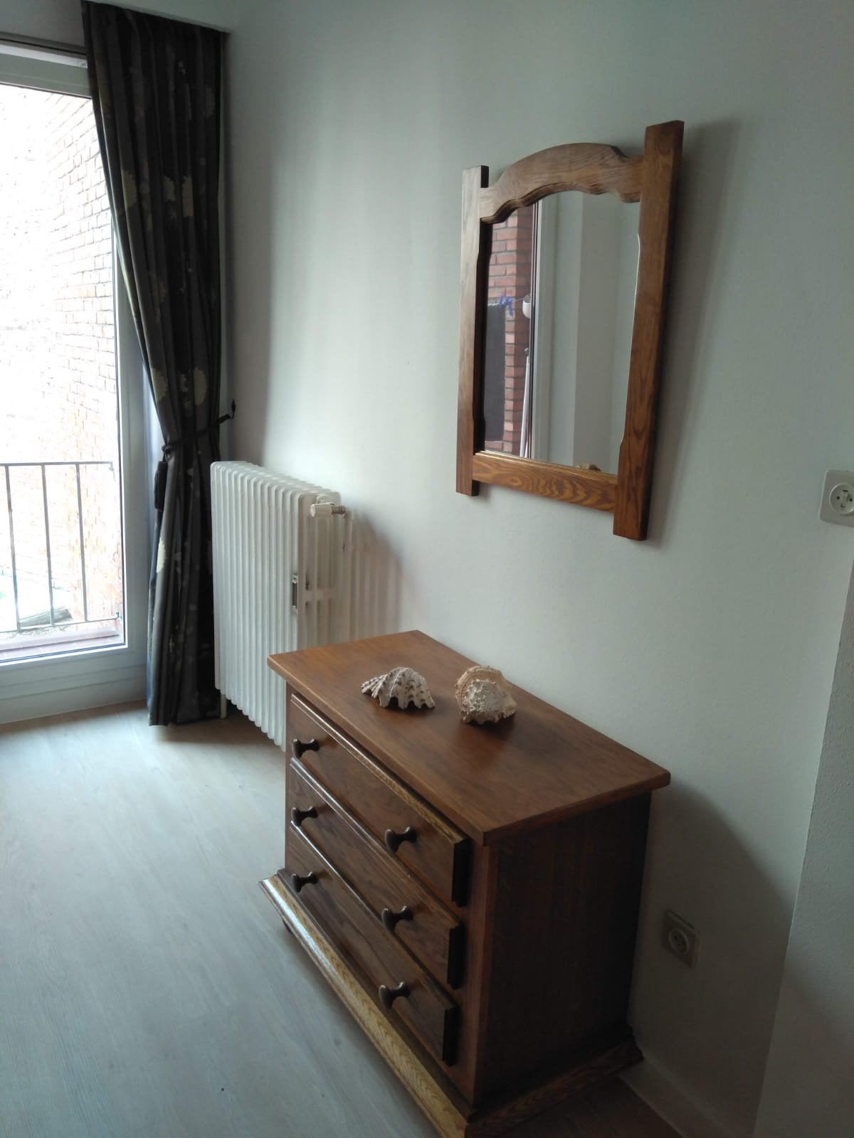 Eiken spiegel + 3 ladenkast ., Maison & Meubles, Armoires | Commodes, Enlèvement