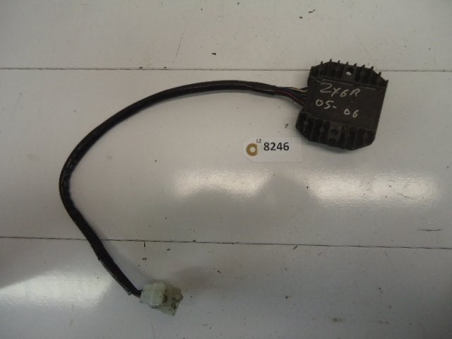 ZX6R 2005 - 2006 Kawasaki Spanningsregelaar D1-30963, Motoren