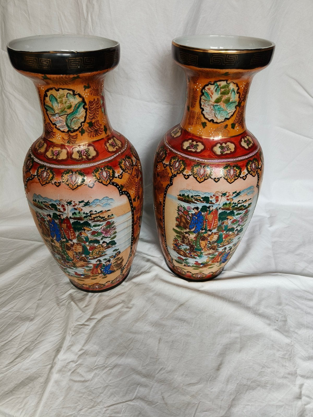 2 chinese vazen, Ophalen