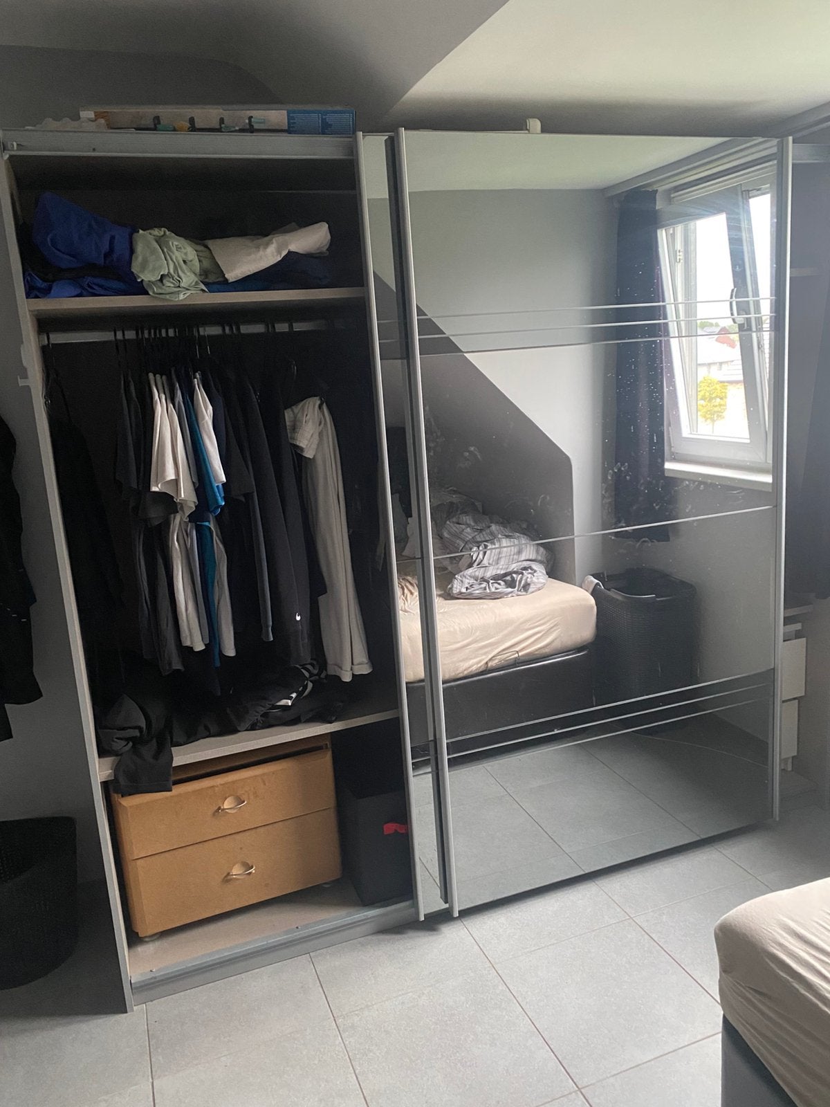 Kleren kast met spiegeldeuren en 2 schuifdeuren goede staat, Huis en Inrichting, Ophalen of Verzenden, Zo goed als nieuw