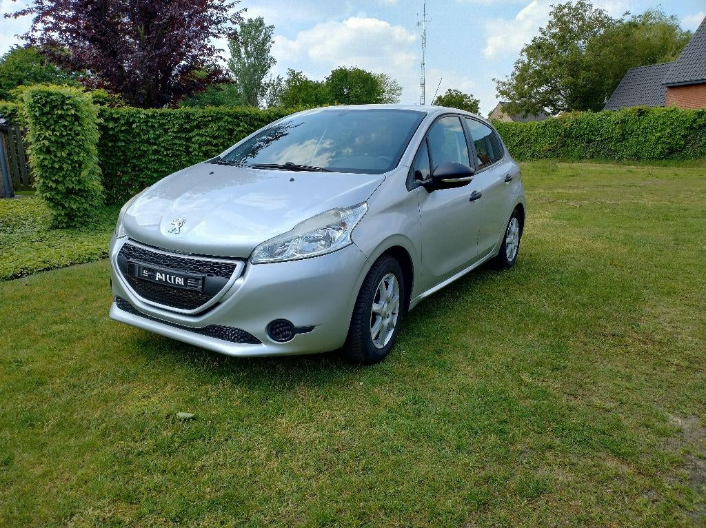 Peugeot 208 Nieuwe banden en remmen!!, Auto's, Voorwielaandrijving, Stof, 5 deurs, Particulier