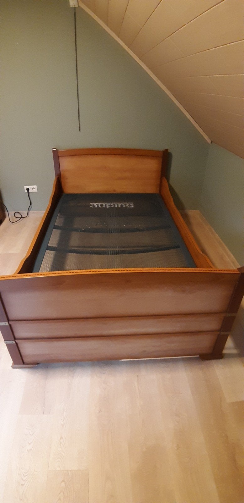 Bed met nachtkastje en bureau Merk Gautier, Huis en Inrichting, Ophalen, Gebruikt, Eenpersoons