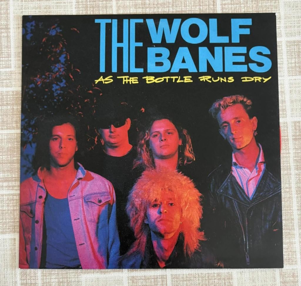 The Wolf Banes - As The Bottle Runs Dry (Red Vinyl (SV), Cd's en Dvd's, Limited edition, 7 inch, 2020 tot heden, Ophalen of Verzenden