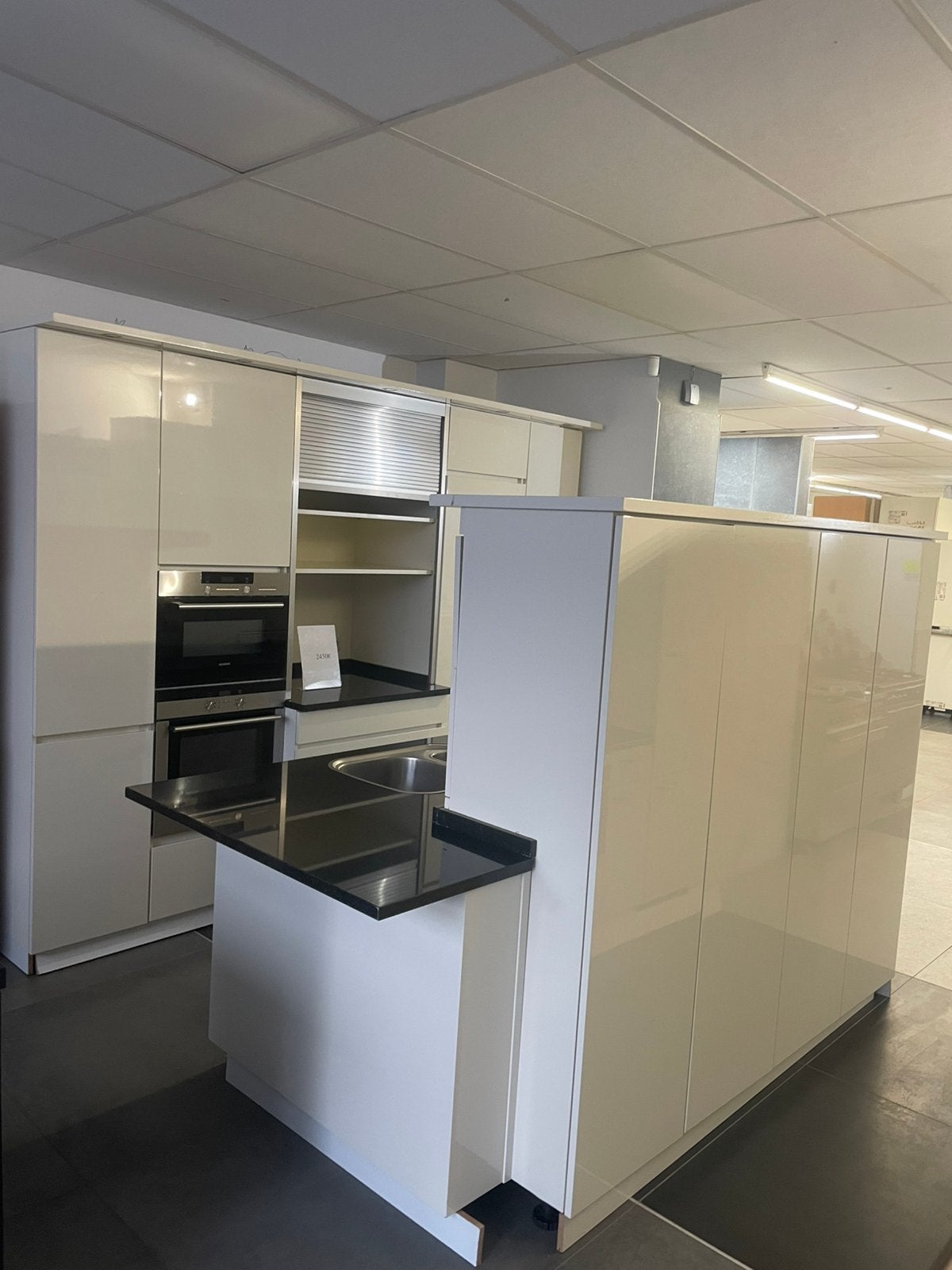 Belle cuisine complète, Maison & Meubles, Cuisine | Cuisines complètes, Utilisé, Bois, Avec îlot, Enlèvement ou Envoi