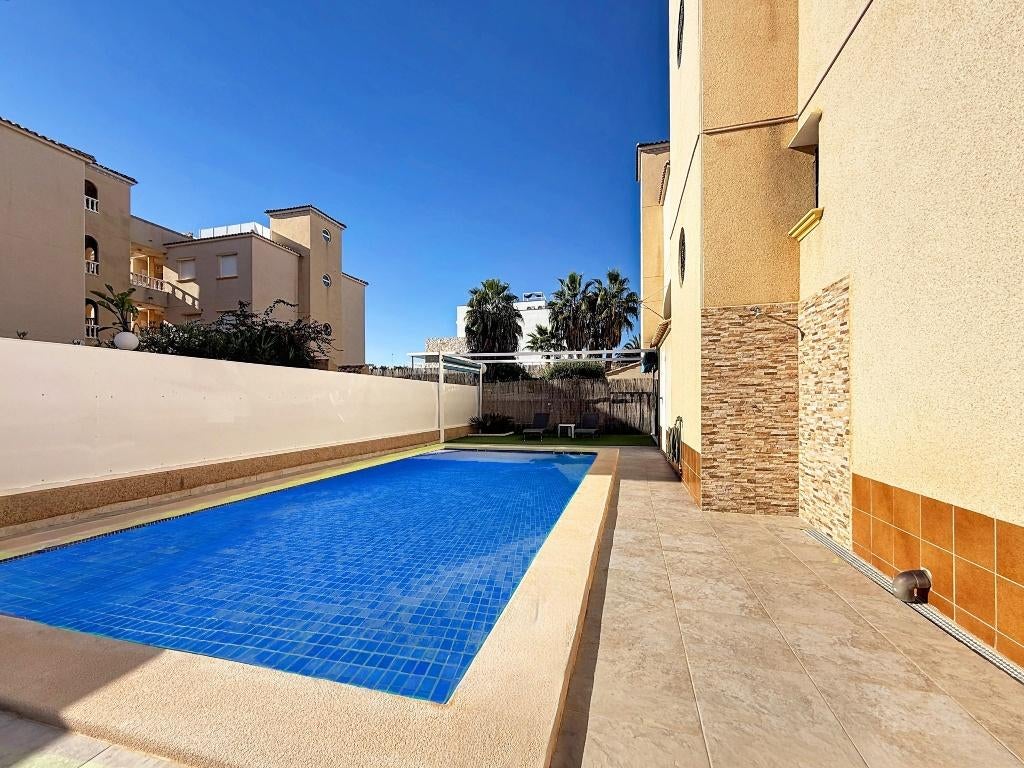 SUPERBE APPARTEMENT REZ AVEC PISCINE PRIVÉE, Ville, 2 pièces, Appartement, Espagne