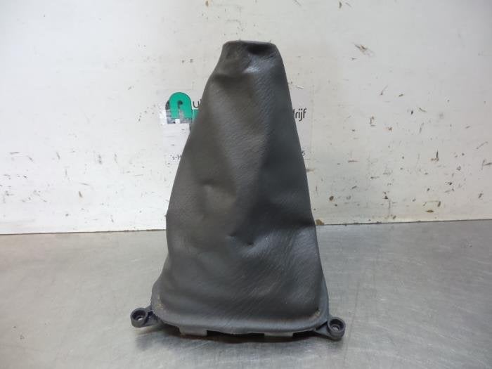 Enveloppe levier de vitesse d'un Mazda Premacy (Premacy 98-), -, 3 mois de garantie, Mazda, Utilisé